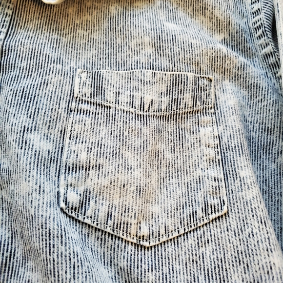 Free State Mens acid washed long sleeve button down shirt.  Size XL. - Picture 7 of 7